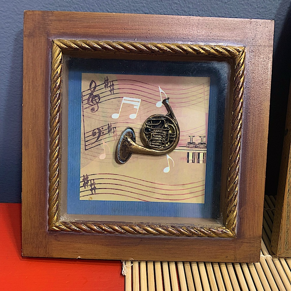 3D shadow box picture of Horn